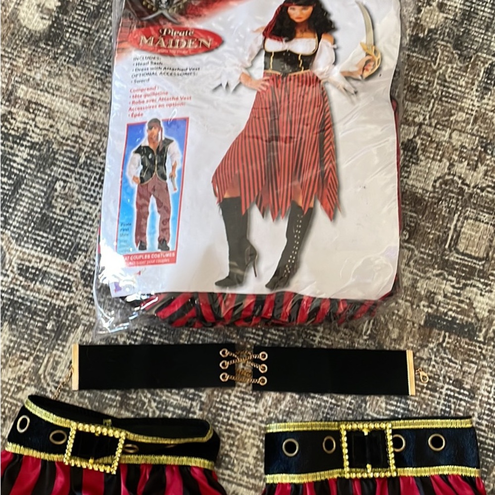 Used pirate Costume